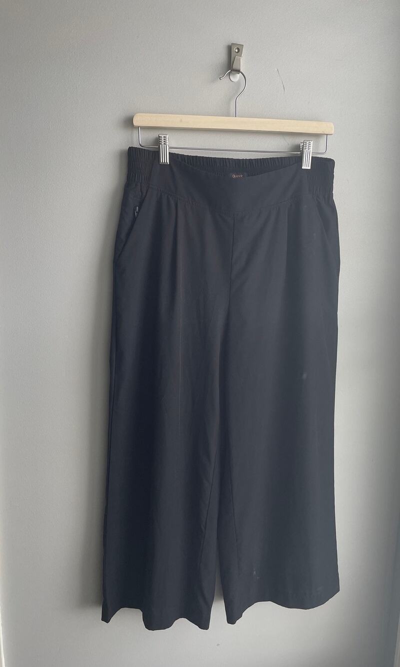 Quince Black Wide Leg Cropped Pants Athleisure Gorpcore Career Wear sz M